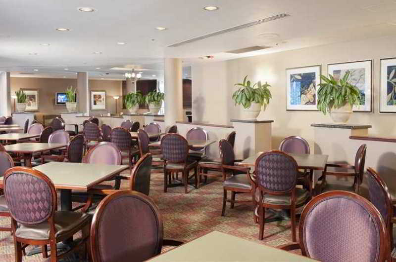 ดับเบิ้ลทรีบายฮิลตันโฮเต็ล ชิคาโก ชามบูร์ก Hotel ชอมเบิร์ก ร้านอาหาร รูปภาพ